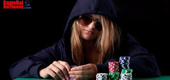 Continuation bet vs semi bluff : Công cụ kiểm soát pot trong poker
